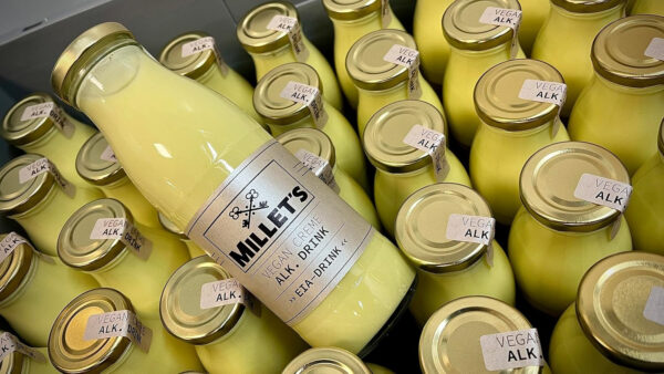 MILLET'S Vanille Creme Likör | 500ml | Cremiger Likör mit Vanillegeschmack | Vegan & Genussvoll | Vanniliger, cremiger Likör mit Alkohol – Bild 6